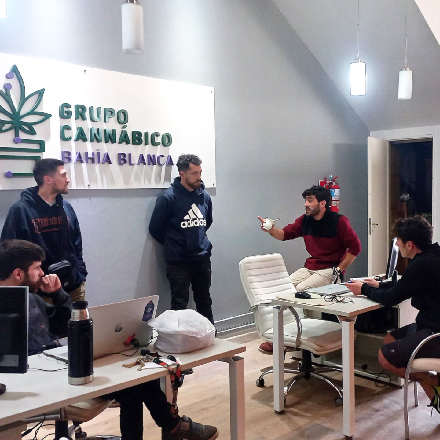 Ante el pedido por la regularización del Reprocann en las últimas semanas, quisimos dejar por acá un poco del trabajo de la Asociación 🍃📷
Ya somos muchos y muchas quienes nos organizamos para acceder a un tratamiento seguro y monitoreado por profesionales. Si tenés dudas podés escribirnos al WhatsApp que aparece en el link de la bio.
#MiSaludMiDerecho #GCBB
